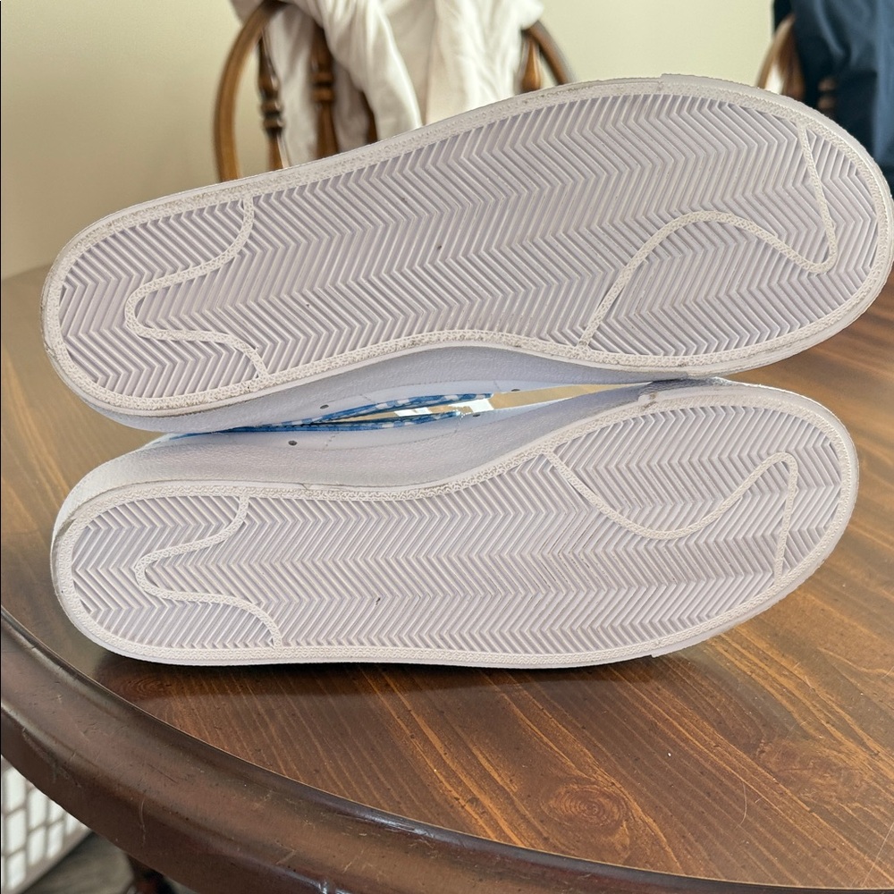 Nike White and Blue Checkered Sneakers - Picture 2 of 2